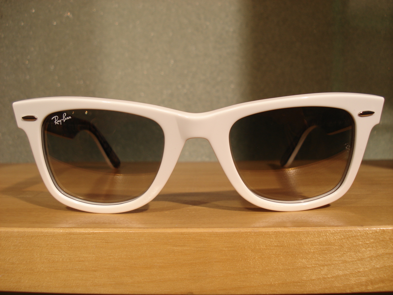 http://www.washin-optical.co.jp/blog/annex/RayBan%20009.jpg