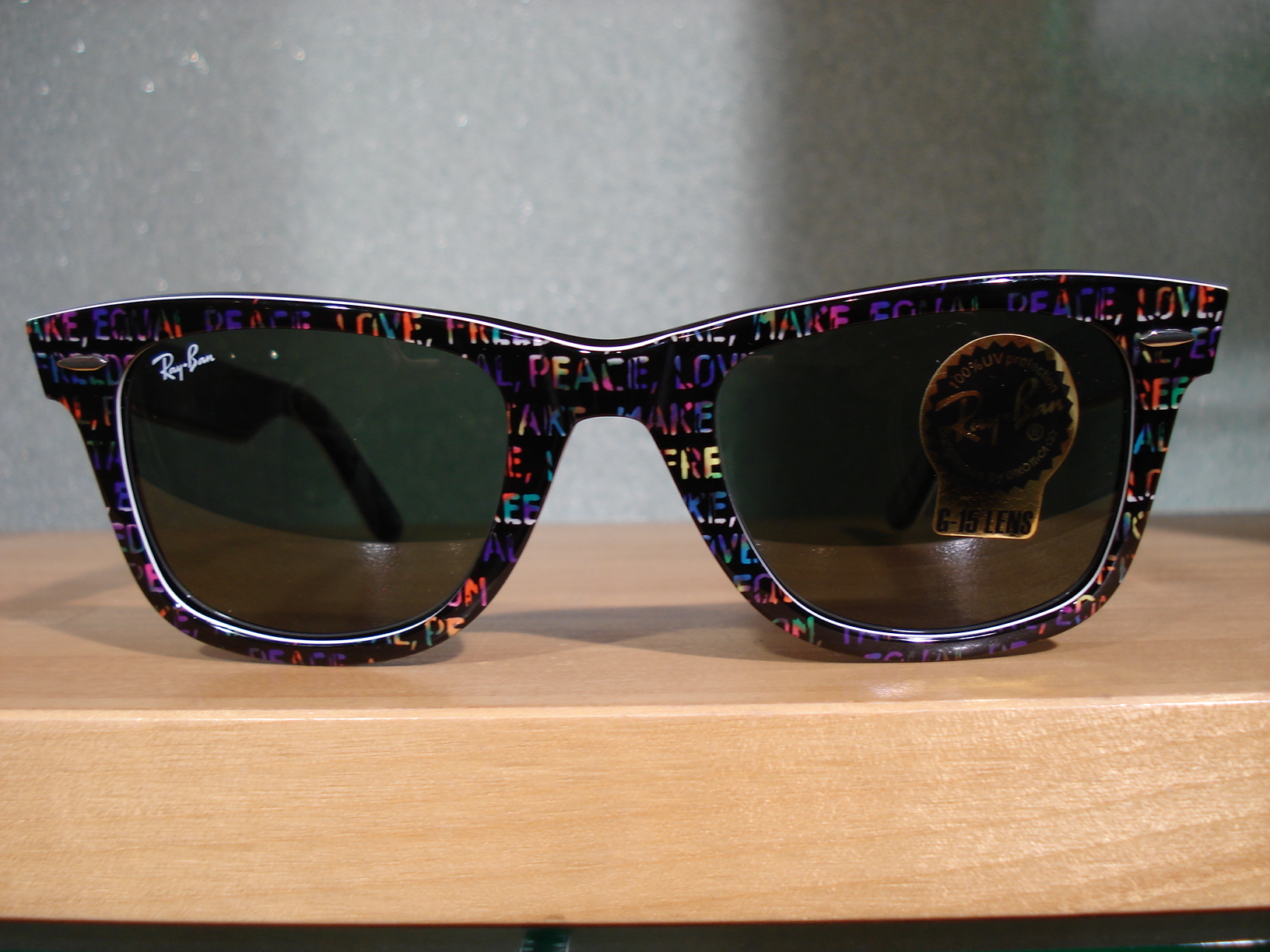 http://www.washin-optical.co.jp/blog/annex/RayBan%20011.jpg